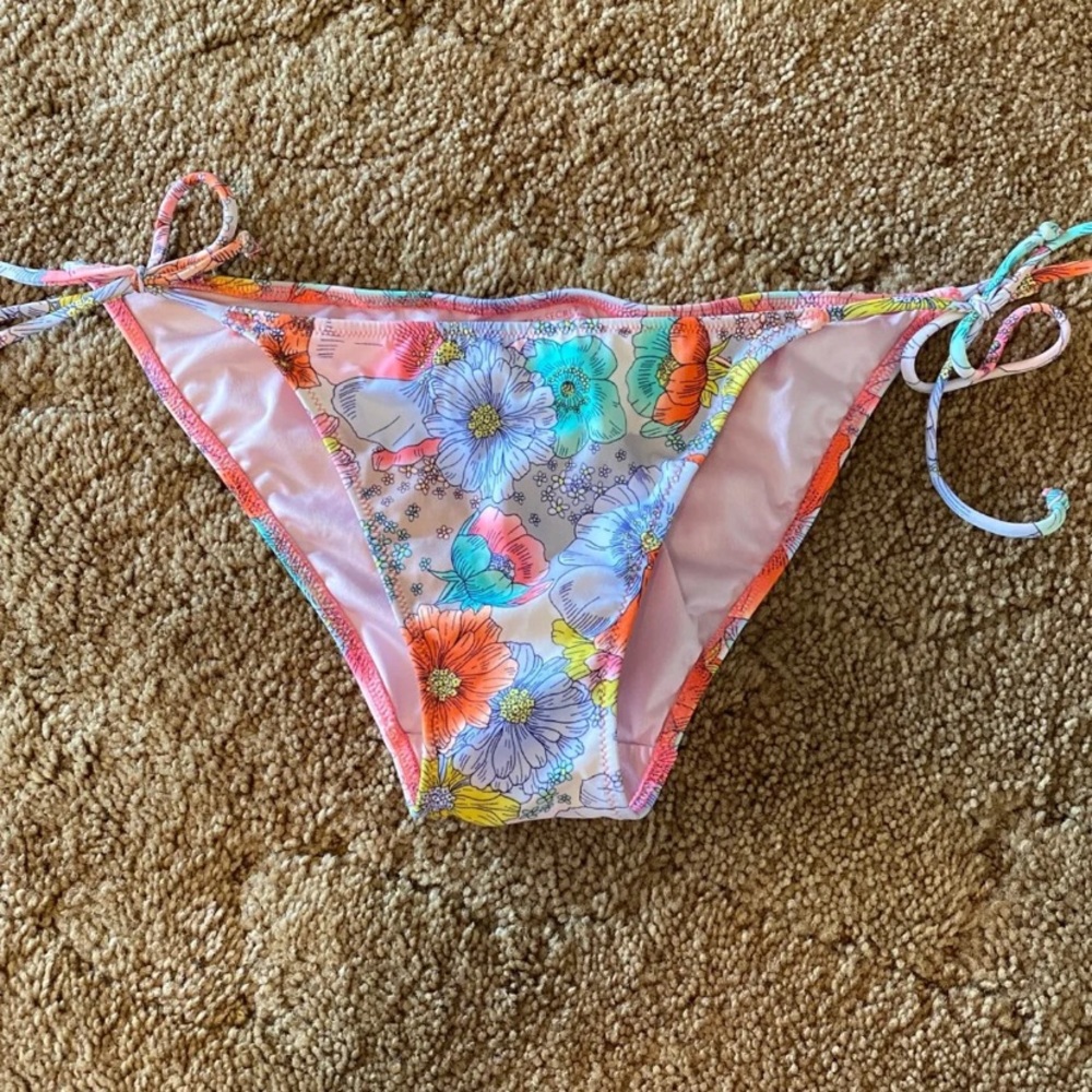 New Victoria’s Secret  floral bikini bottoms